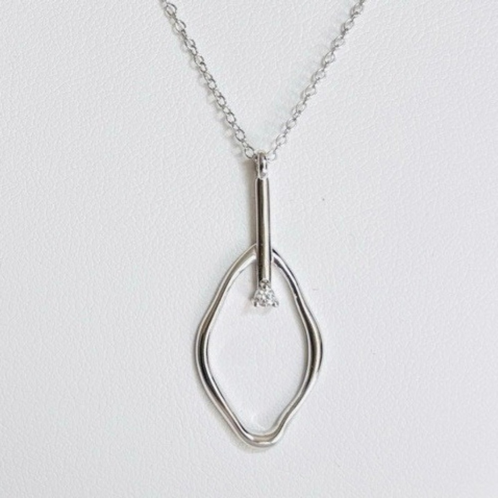 Siizu Annie Necklace NWOT